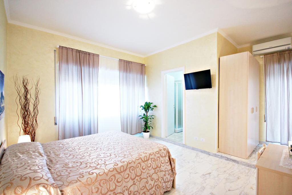 Guesthouse Holiday And Roma Quarto foto