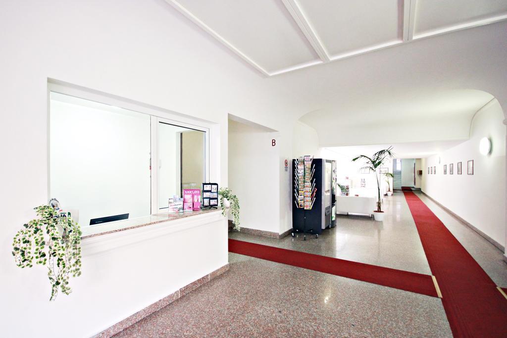 Guesthouse Holiday And Roma Exterior foto